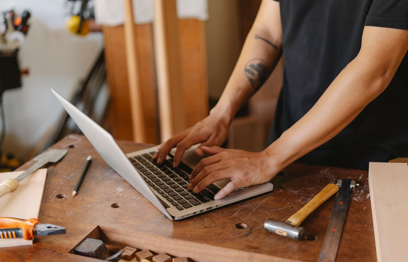 Petite entreprise dans un environnement de travail réel et accessible