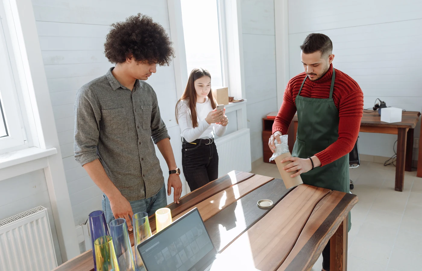 Petite entreprise dans un environnement de travail réel et accessible