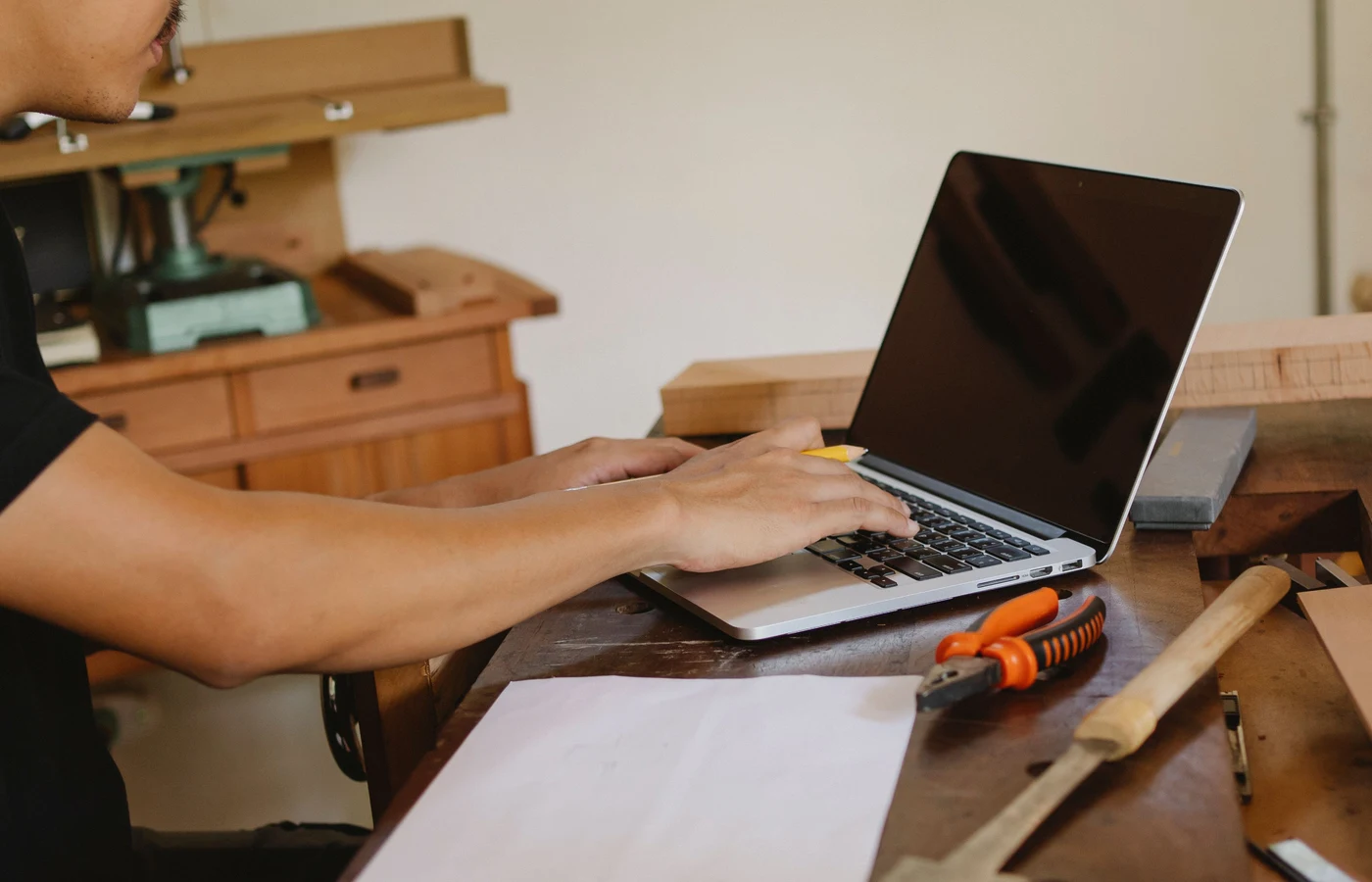 Petite entreprise dans un environnement de travail réel et accessible