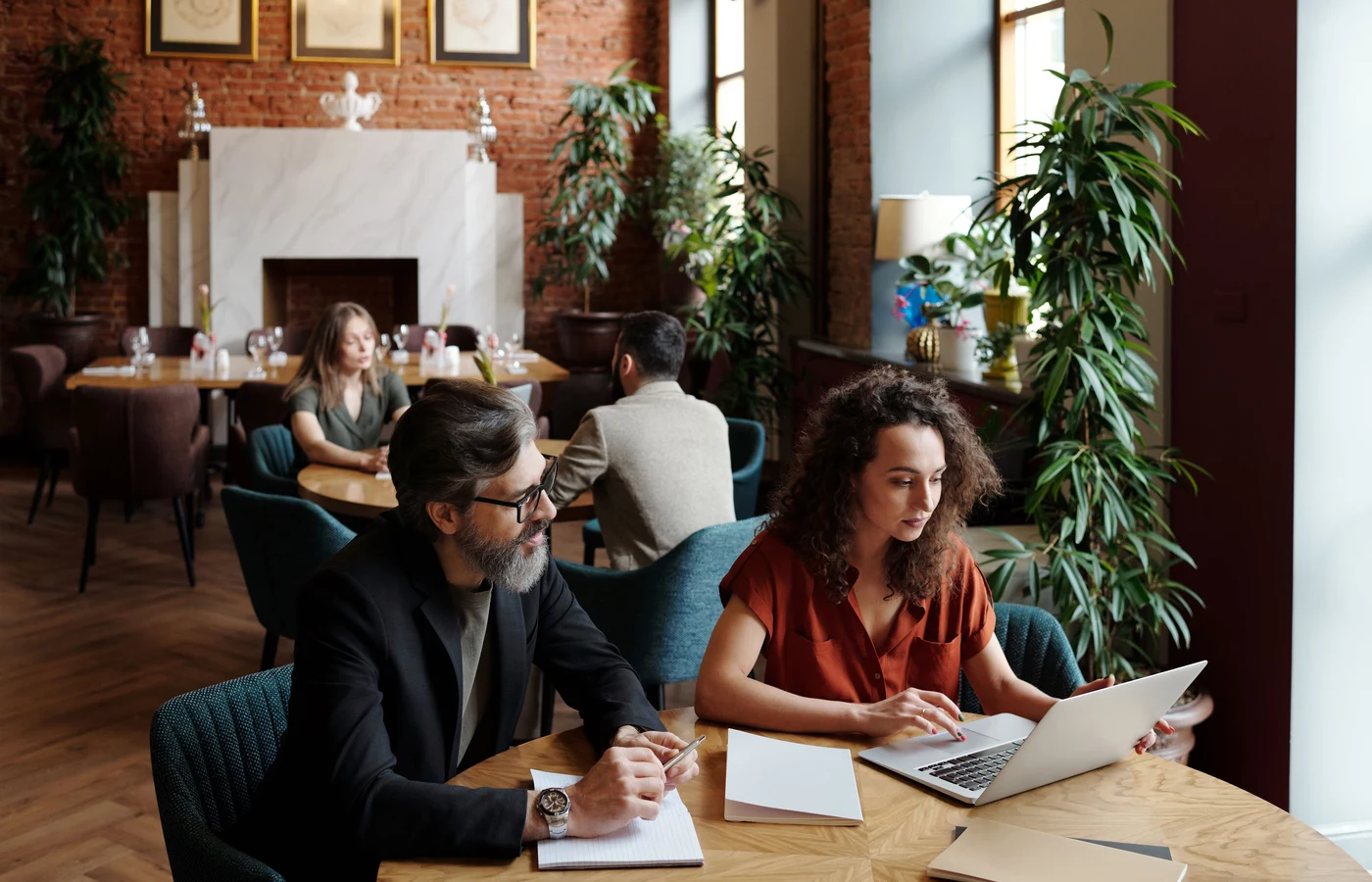 Petite entreprise dans un environnement de travail réel et accessible